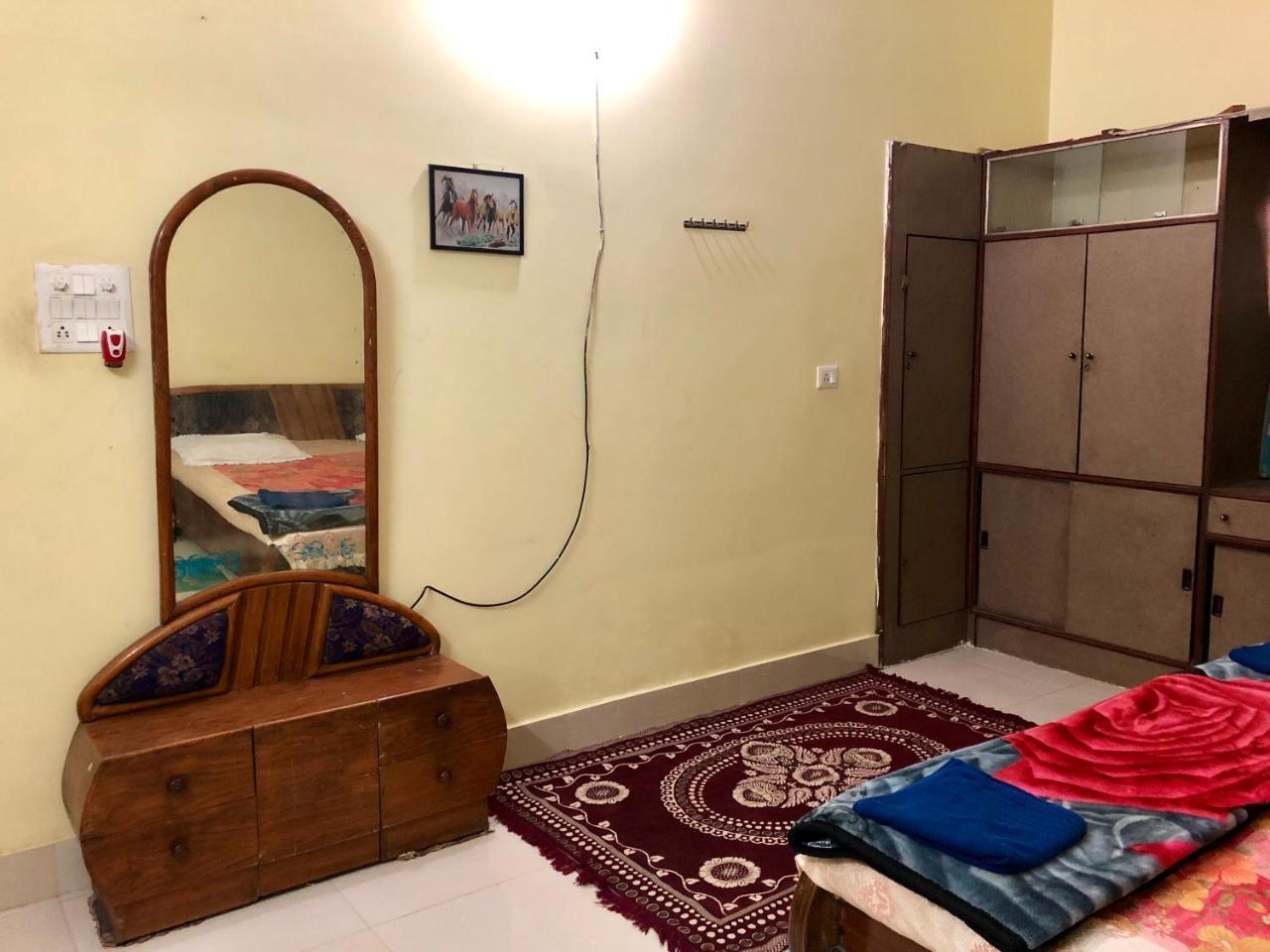 Gangotri Paying Guest House Varanasi Ngoại thất bức ảnh